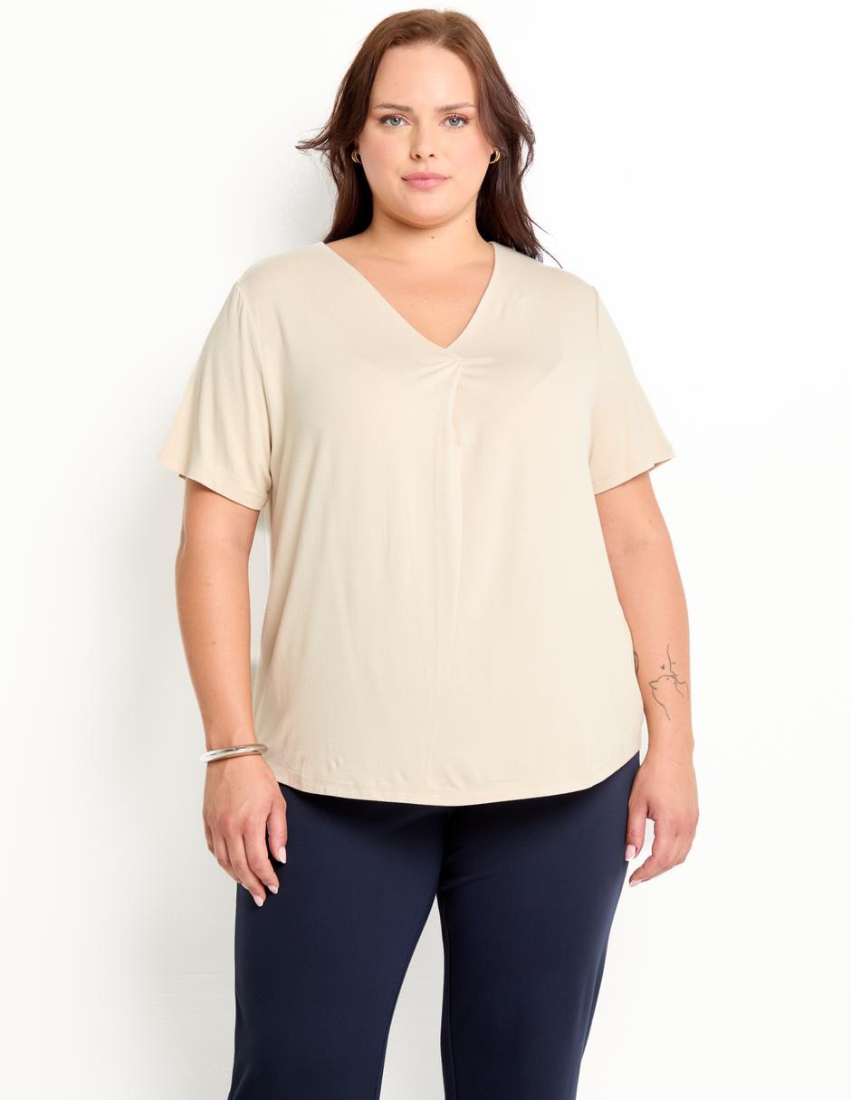 Playera manga corta cuello V para mujer